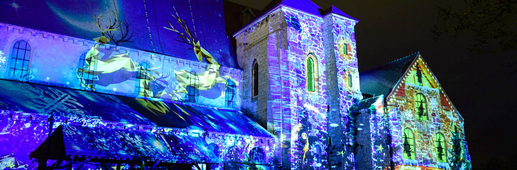 Le décollage du père Noël - Collégiale Saint-André - Chartres en lumières Le décollage du père Noël - Collégiale Saint-André - Chartres en lumières